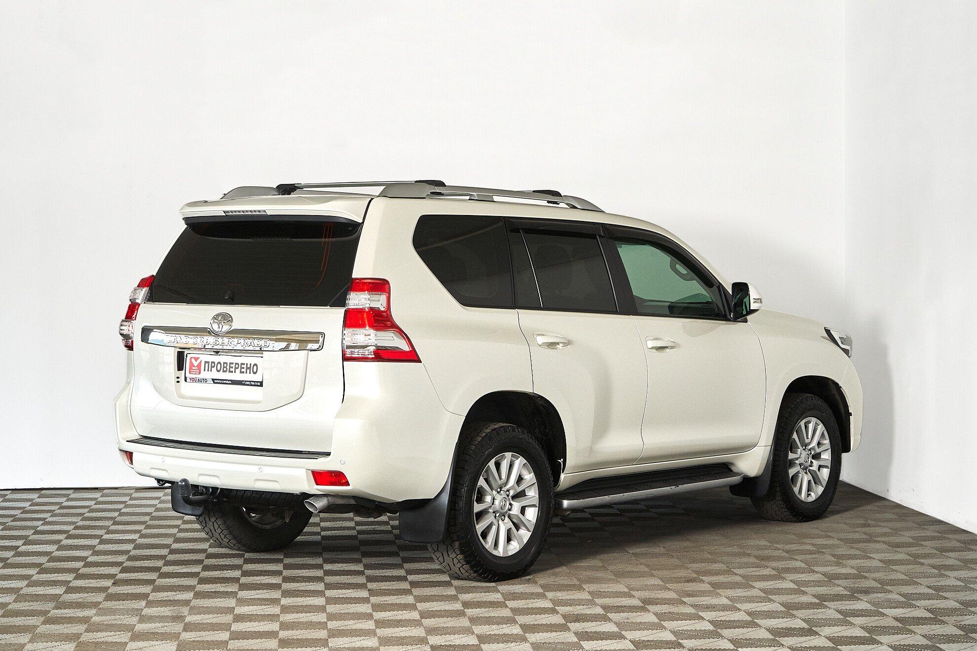 Toyota Land Cruiser Prado 2015, белый