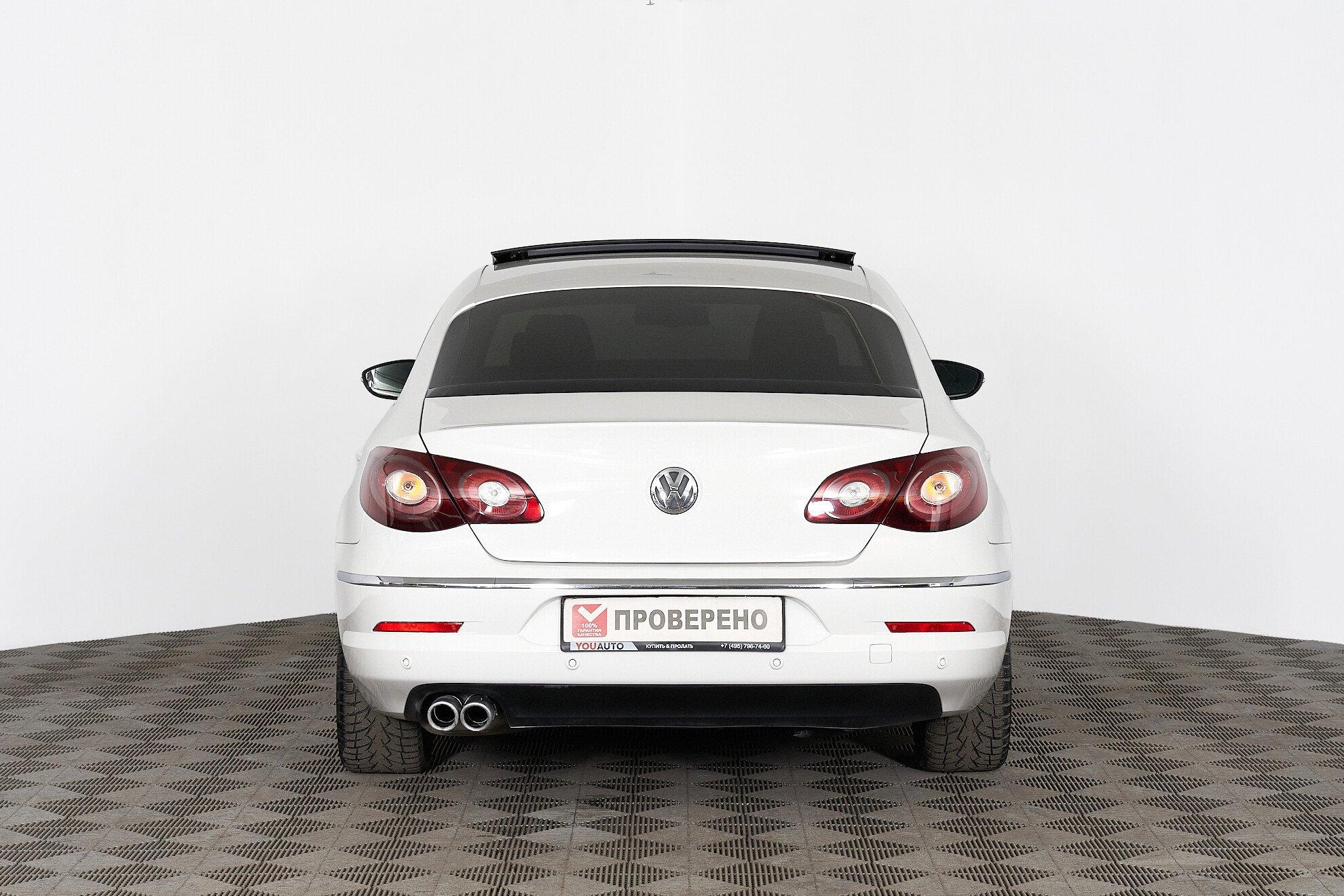 Volkswagen Passat CC 2010, белый