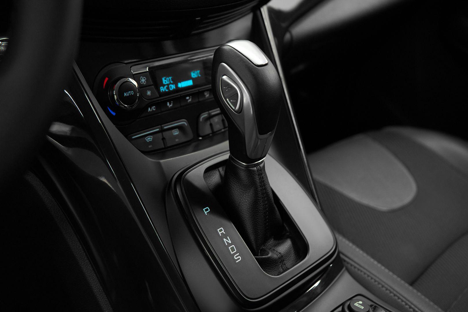 Ford Kuga 2014, черный