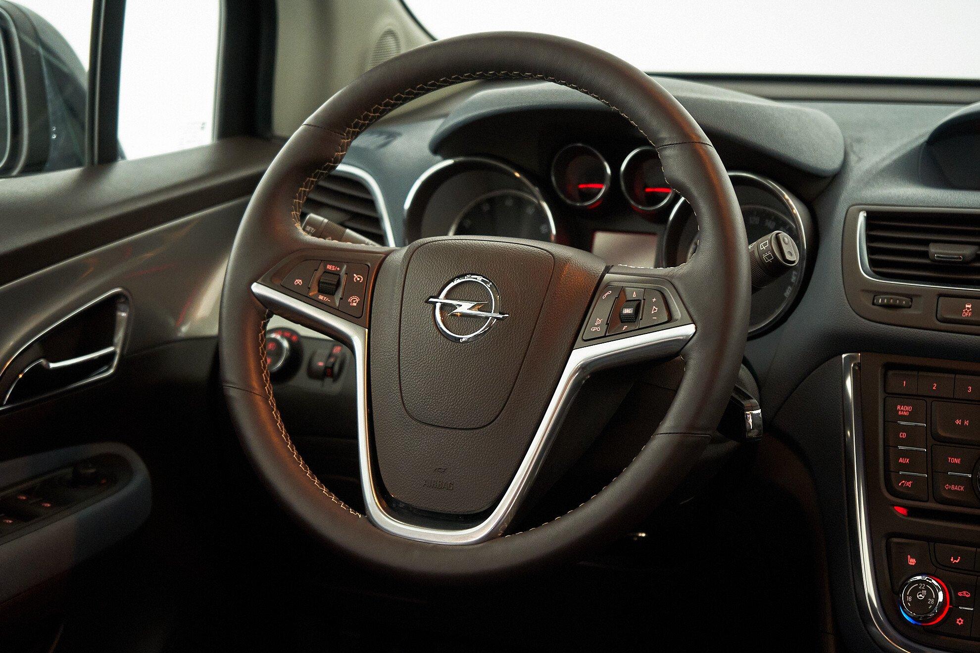 Opel Mokka 2012, черный