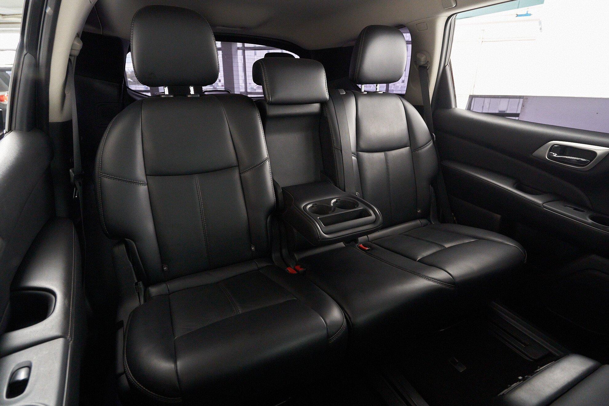 Nissan Pathfinder 2014, черный