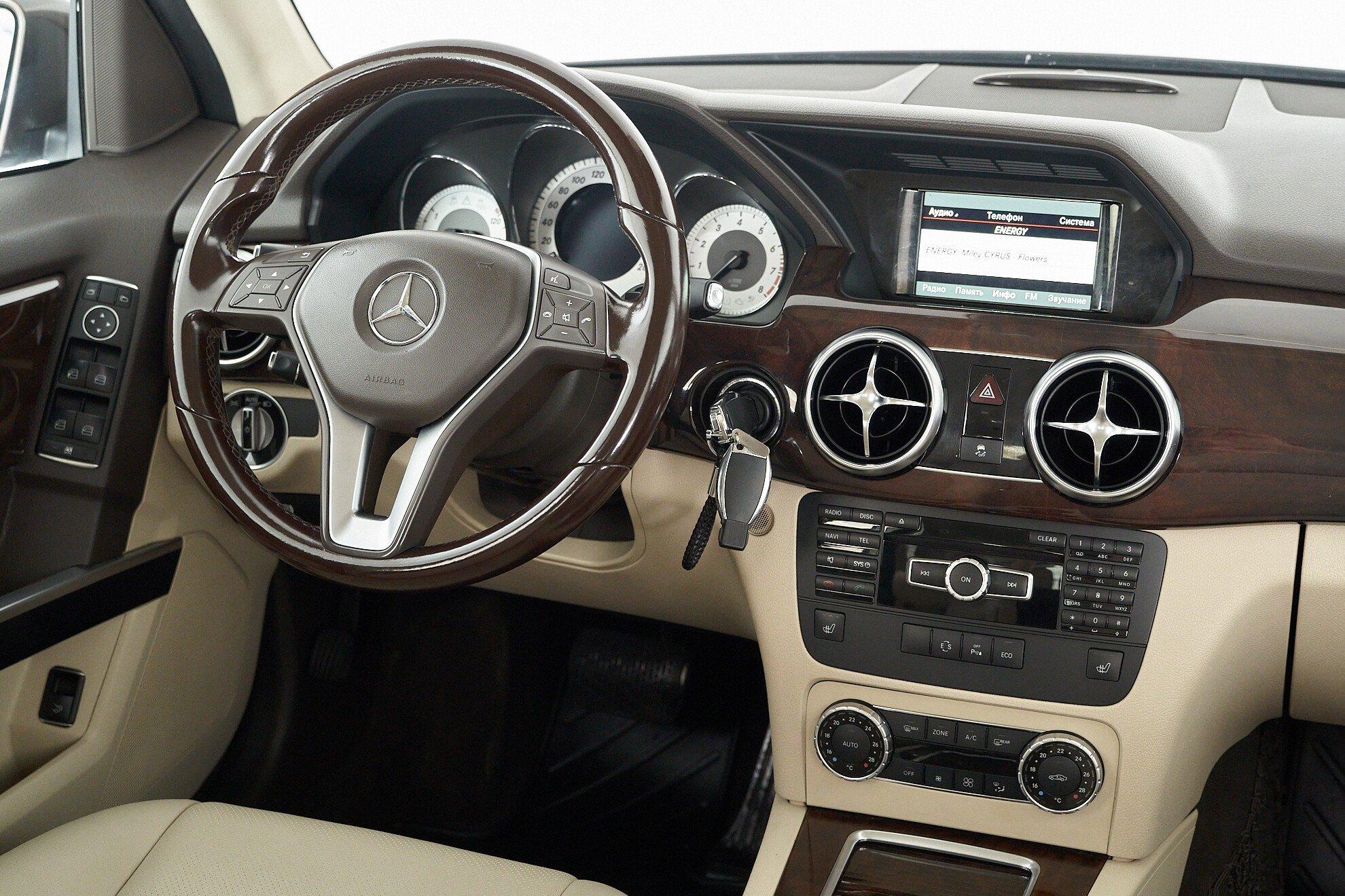 Mercedes-Benz GLK-Класс 2014, коричневый