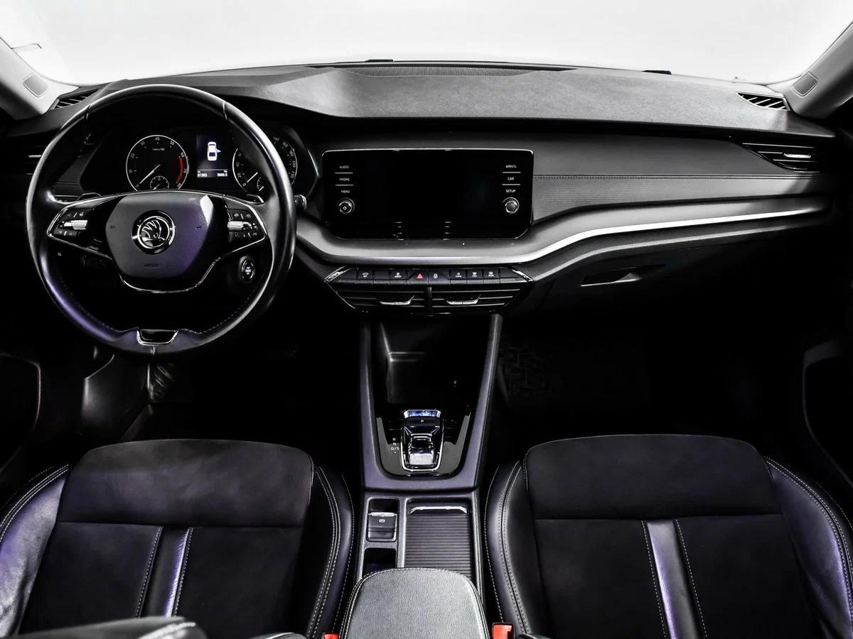Skoda Octavia 2023, серый