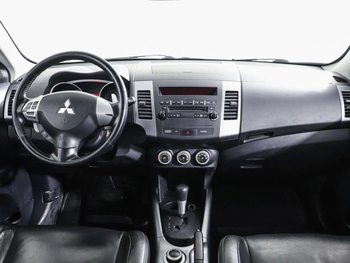Mitsubishi Outlander 2008, серый