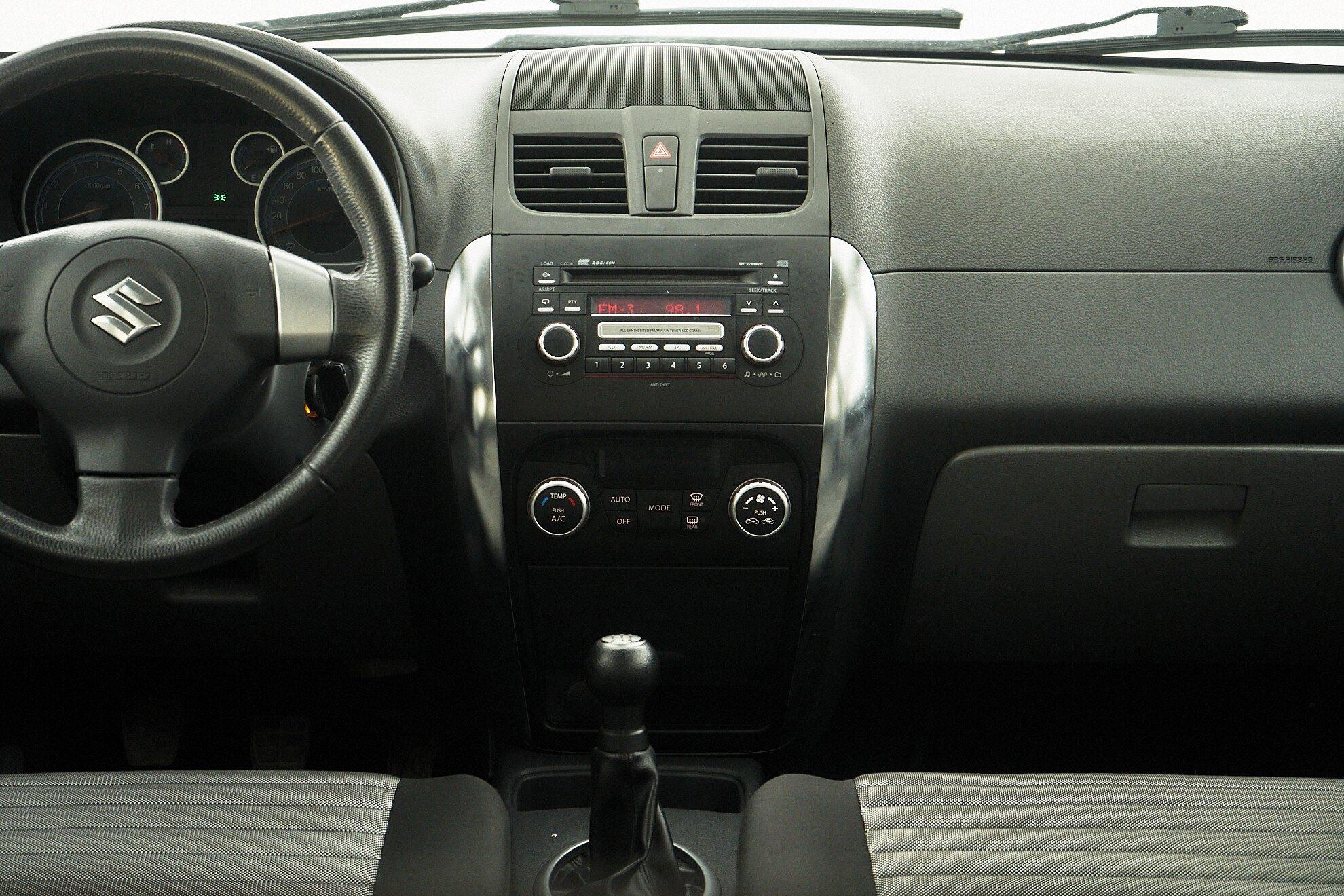 Suzuki SX4 2011, серебряный