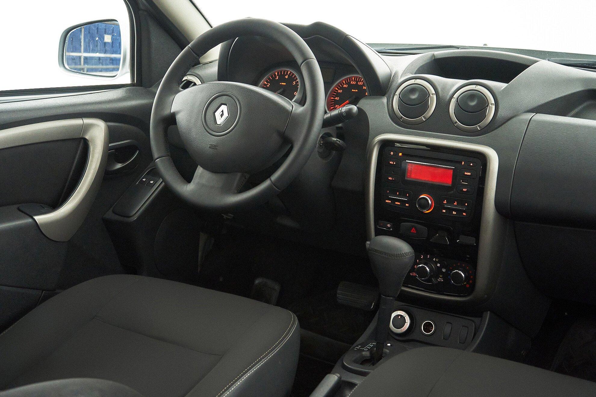 Renault Duster 2014, серебряный