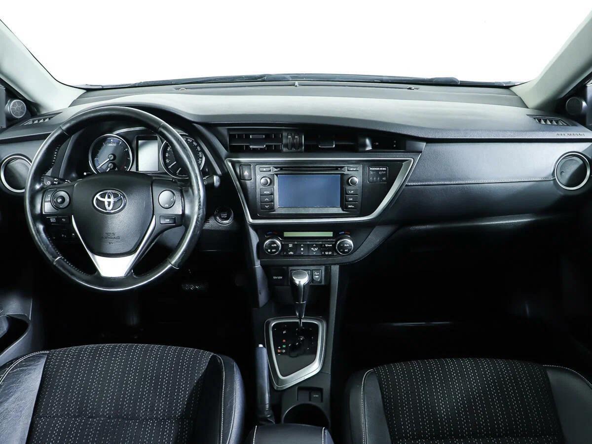 Toyota Auris 2014, серебряный