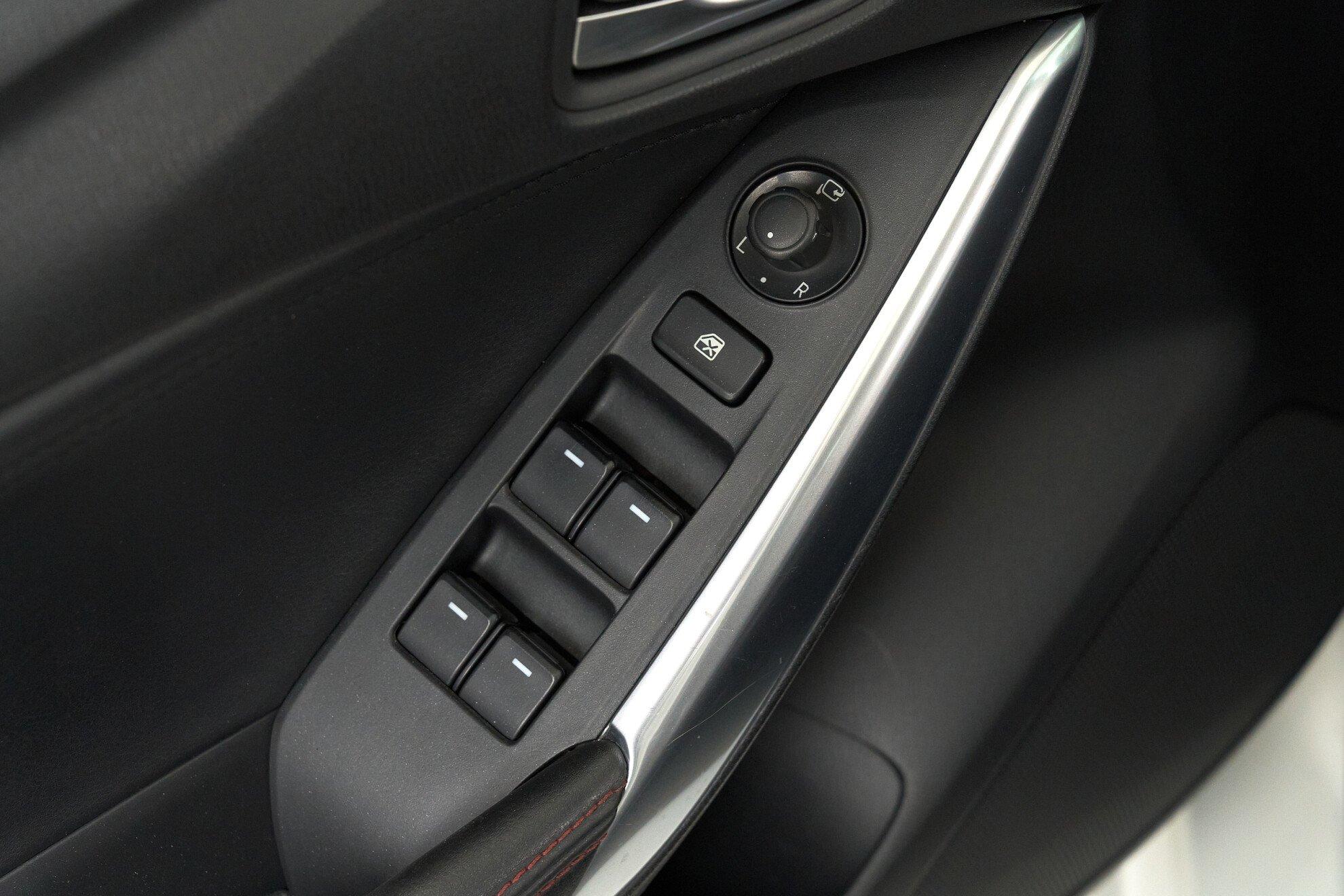 Mazda 6 2013, белый
