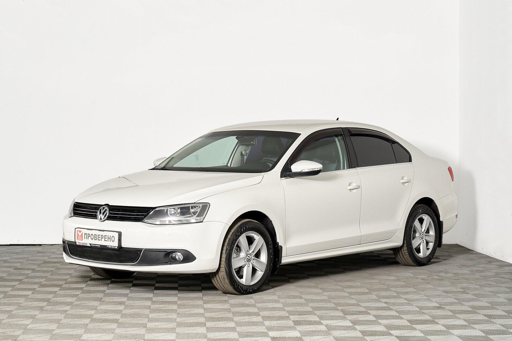 Volkswagen Jetta 2013, белый