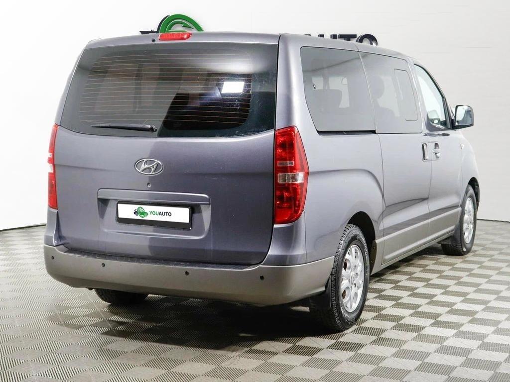 Hyundai H-1 2011, серебряный