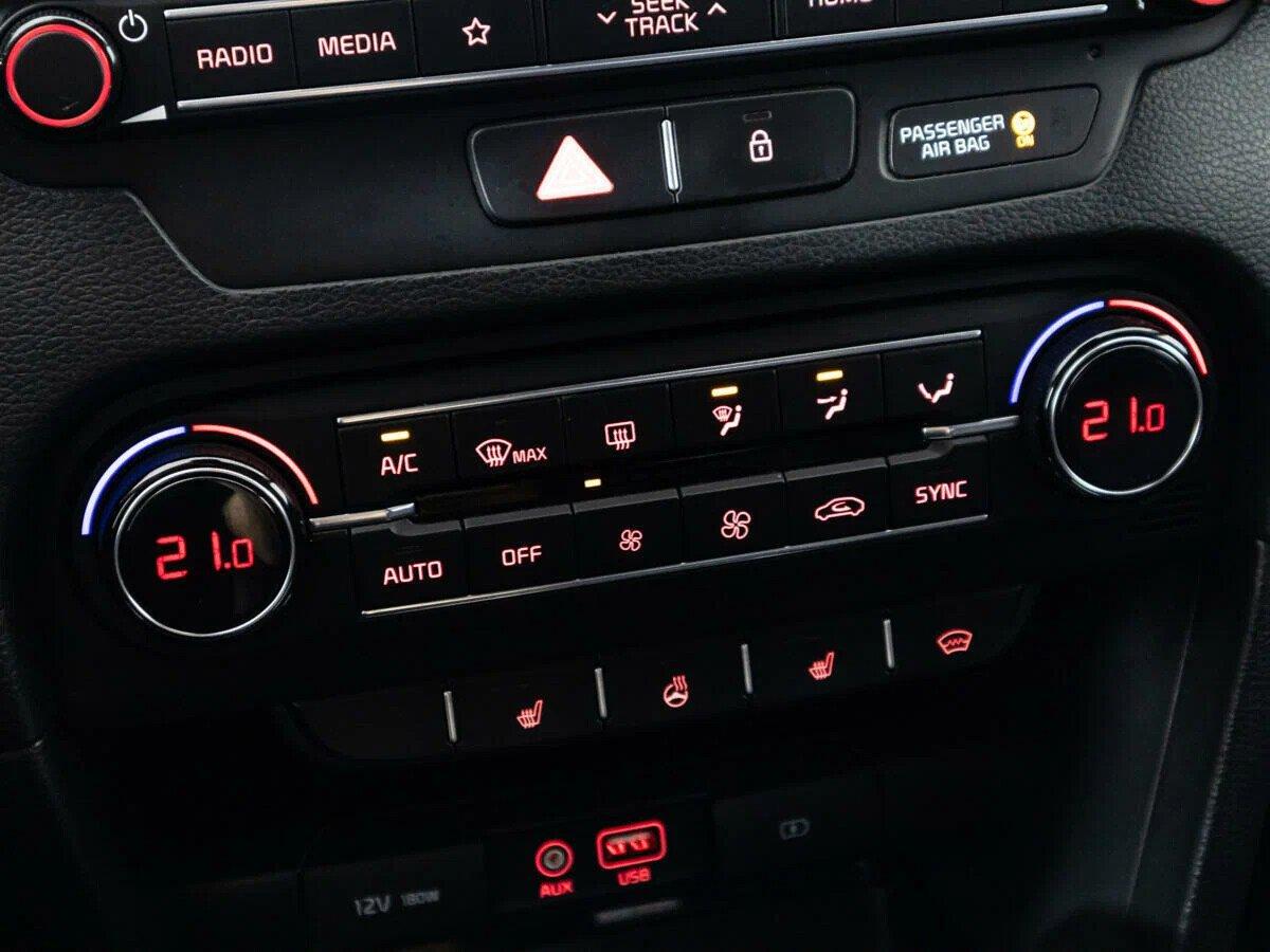 Kia Ceed 2018, коричневый