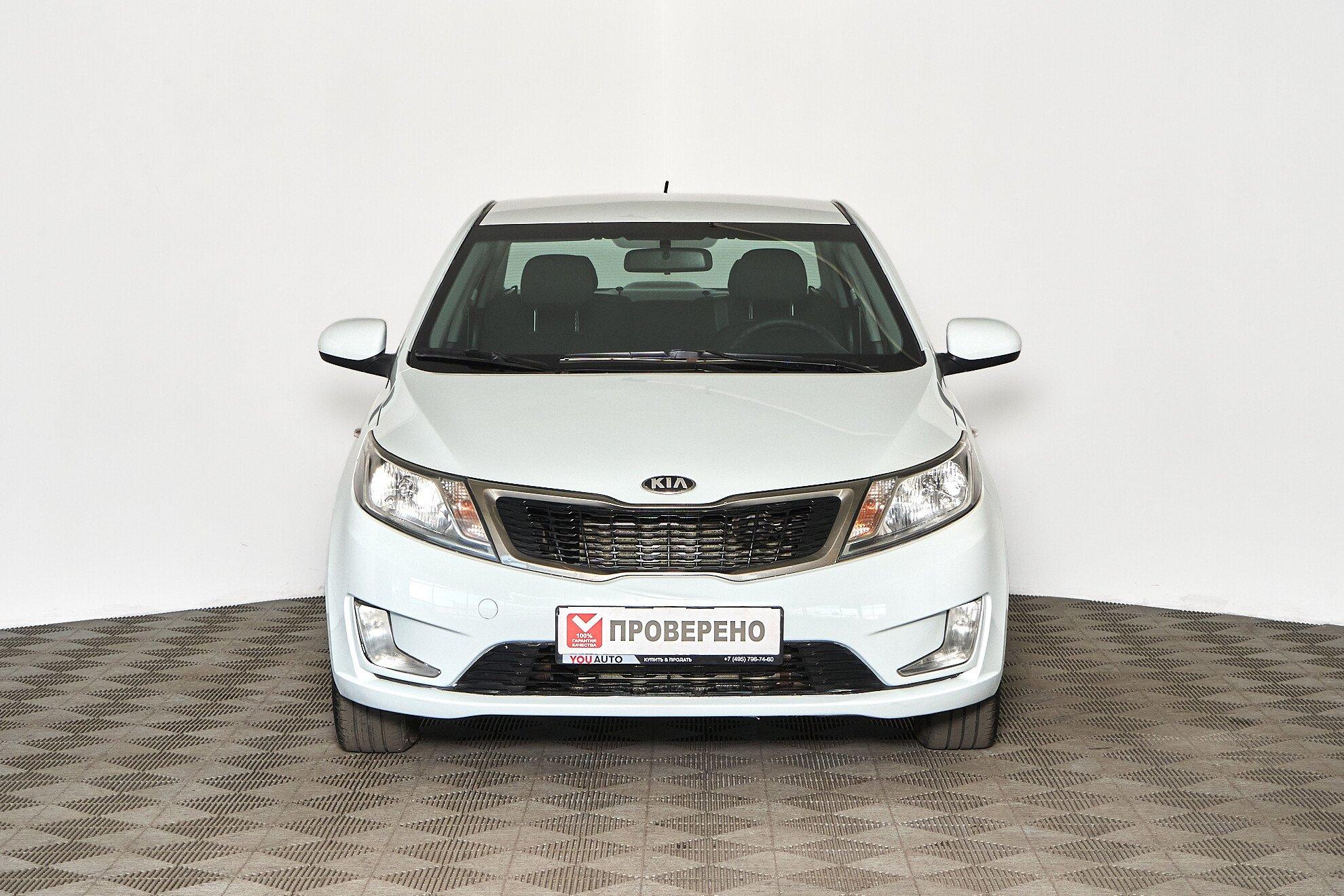 Kia Rio 2014, белый