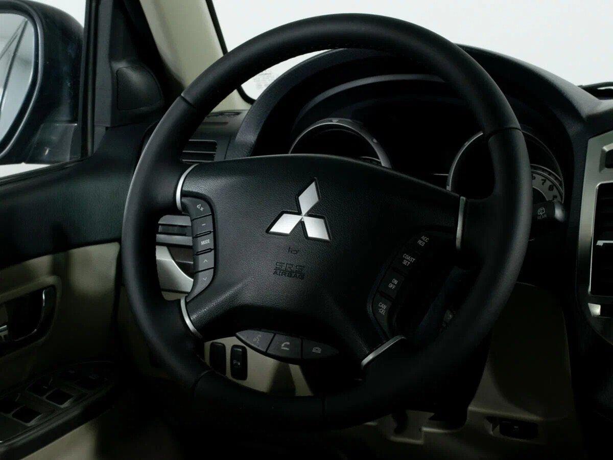 Mitsubishi Pajero 2018, коричневый