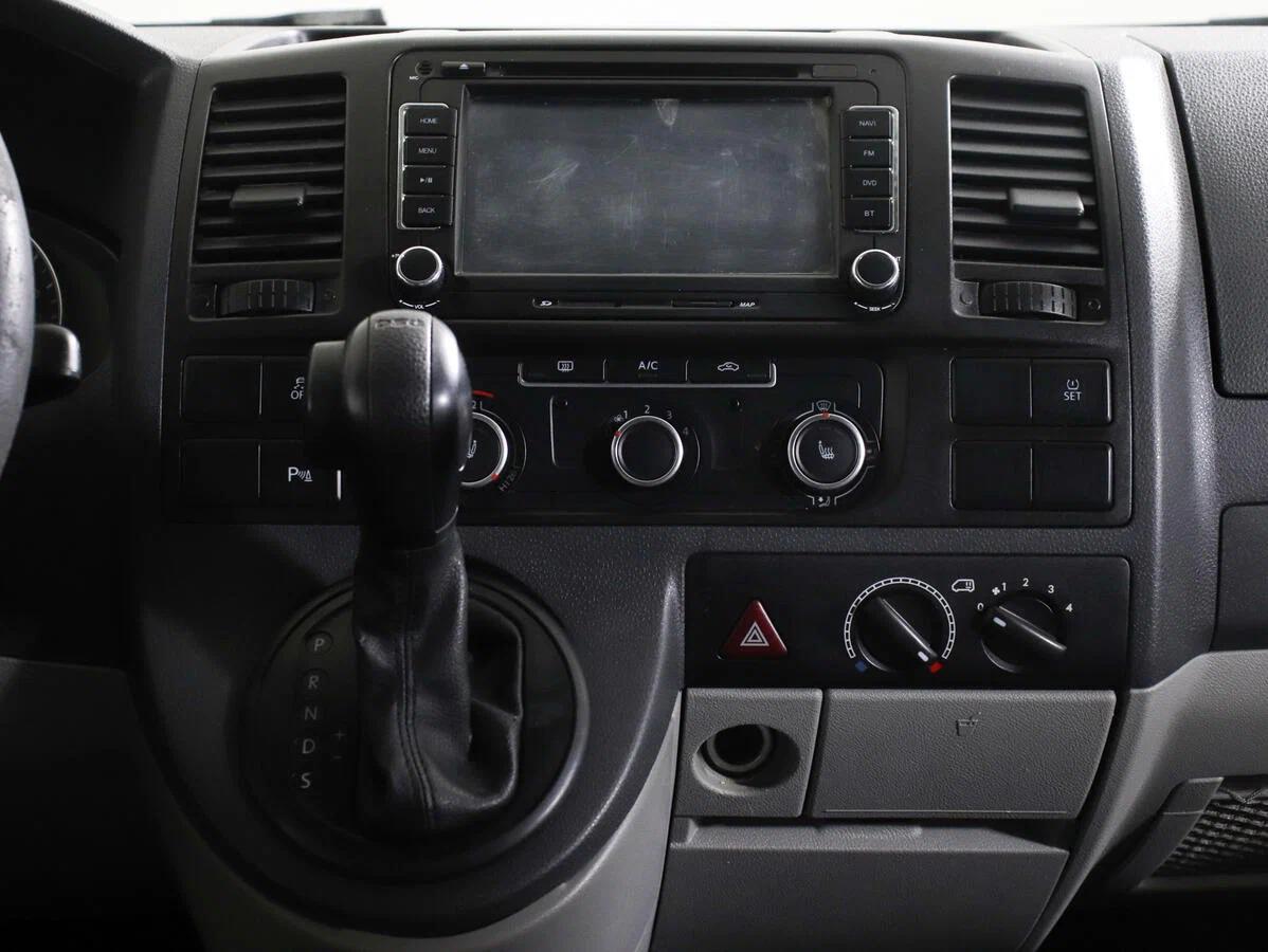 Volkswagen Transporter 2014, белый