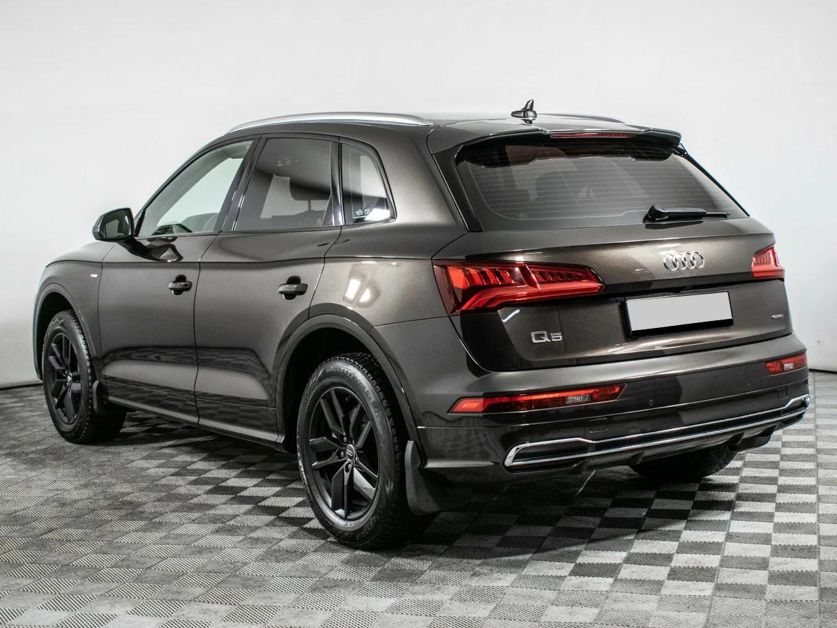 Audi Q5 2018, коричневый