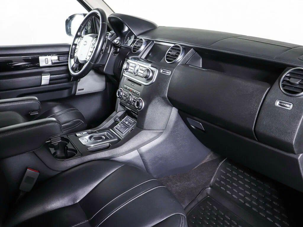 Land Rover Discovery 2016, коричневый