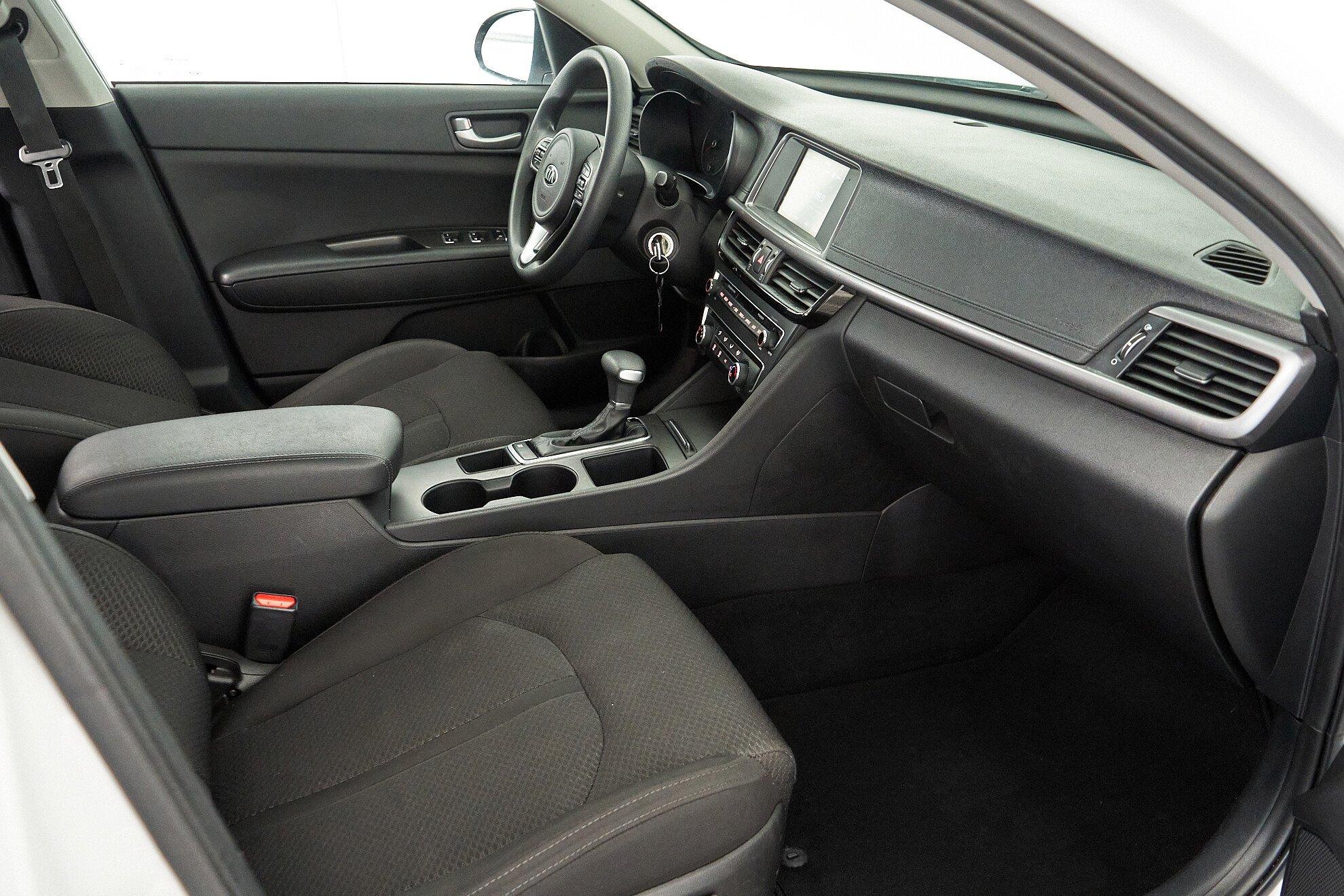 Kia Optima 2017, белый