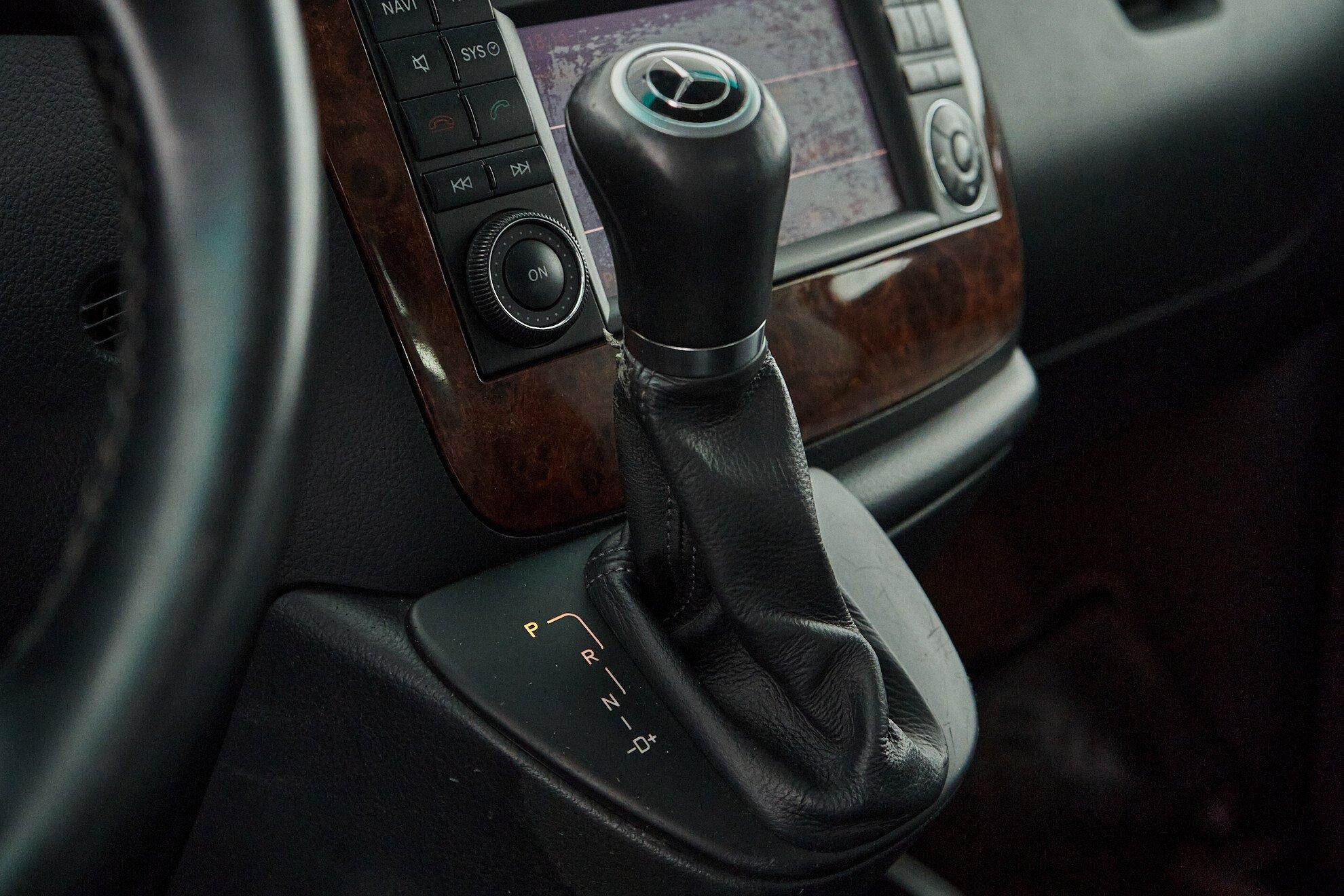 Mercedes-Benz Viano 2012, серый