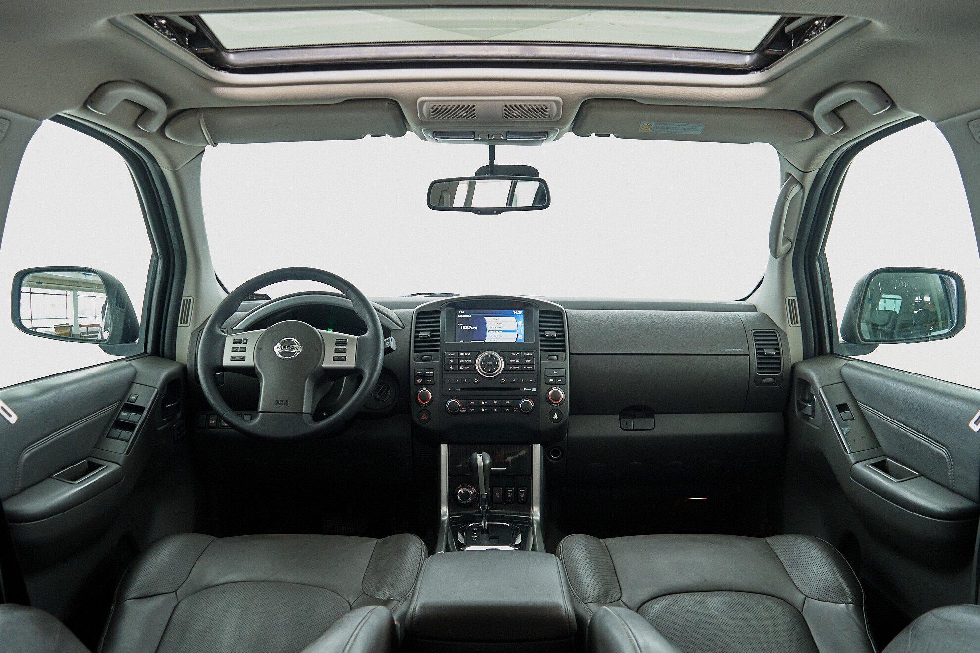 Nissan Pathfinder 2013, серый
