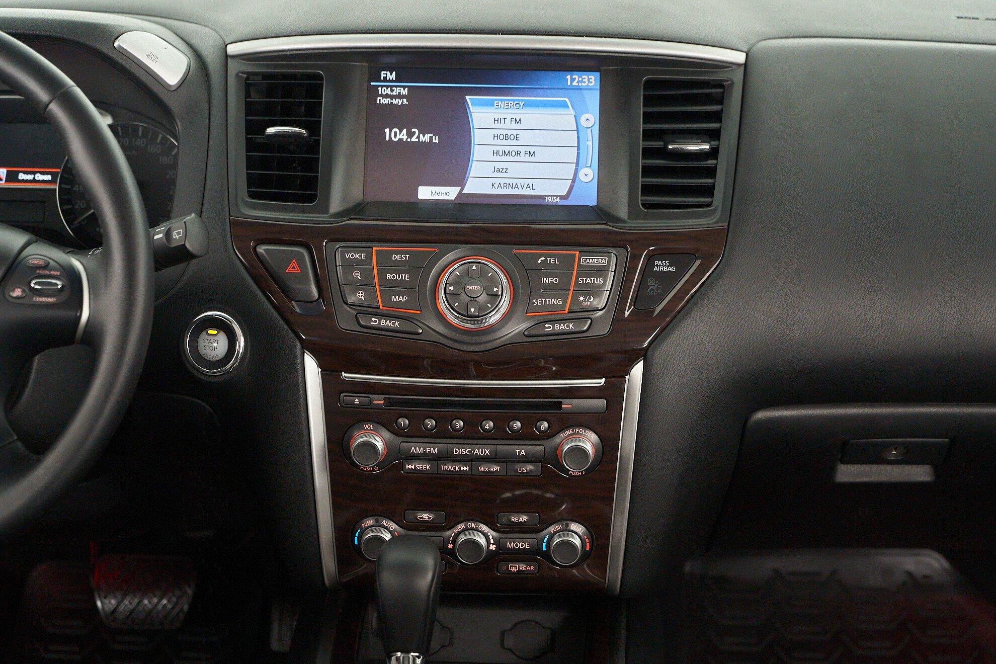 Nissan Pathfinder 2014, черный