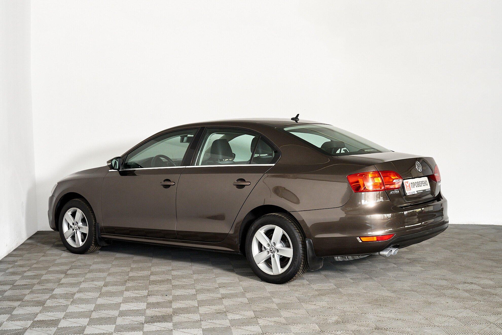 Volkswagen Jetta 2012, коричневый