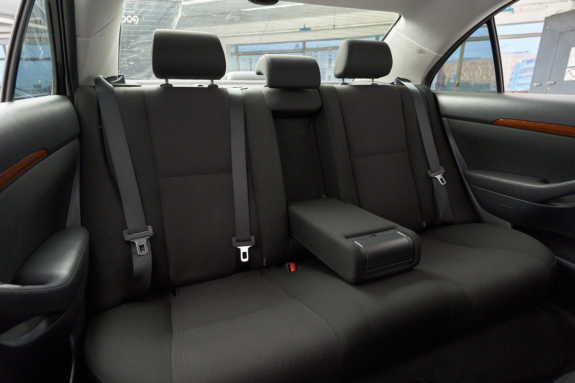 Toyota Avensis 2008, серебряный