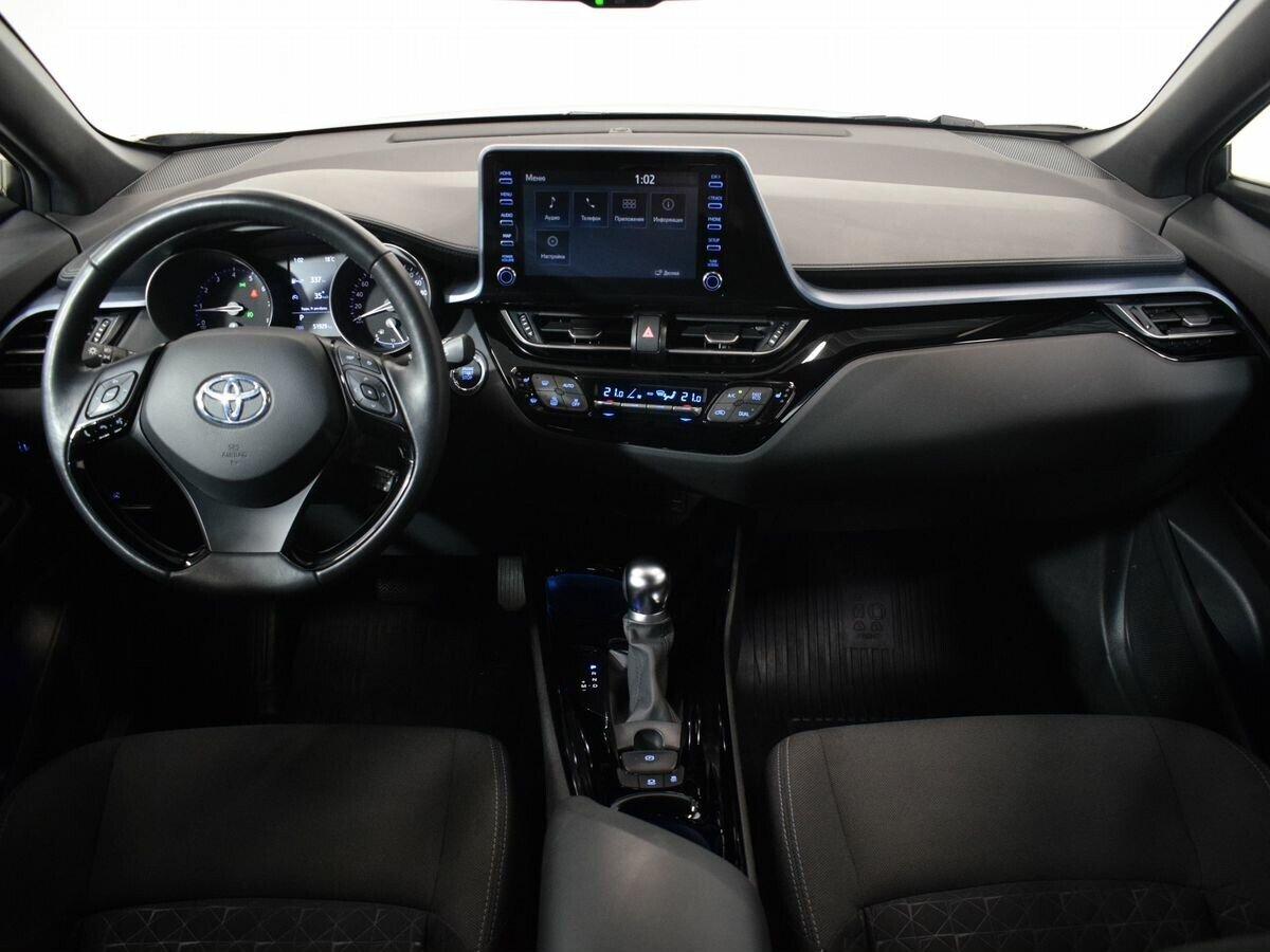 Toyota C-HR 2021, серый