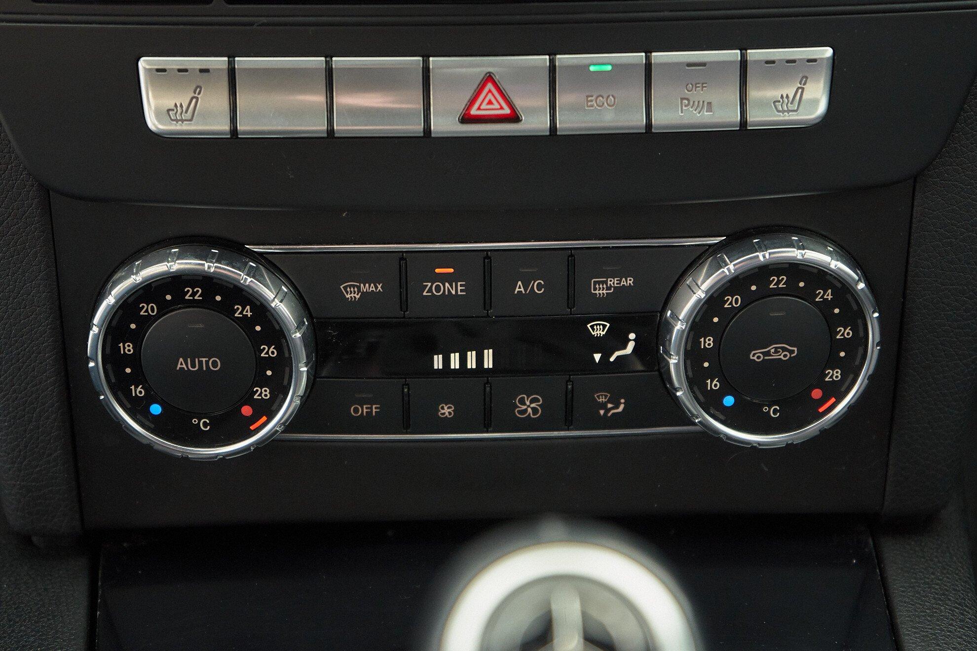 Mercedes-Benz C-Класс 2013, белый