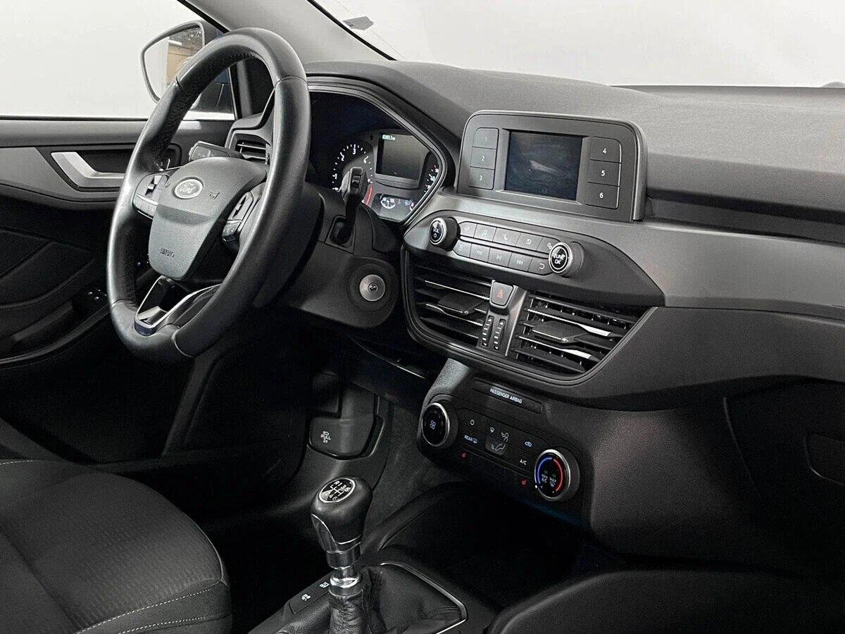 Ford Focus 2019, синий