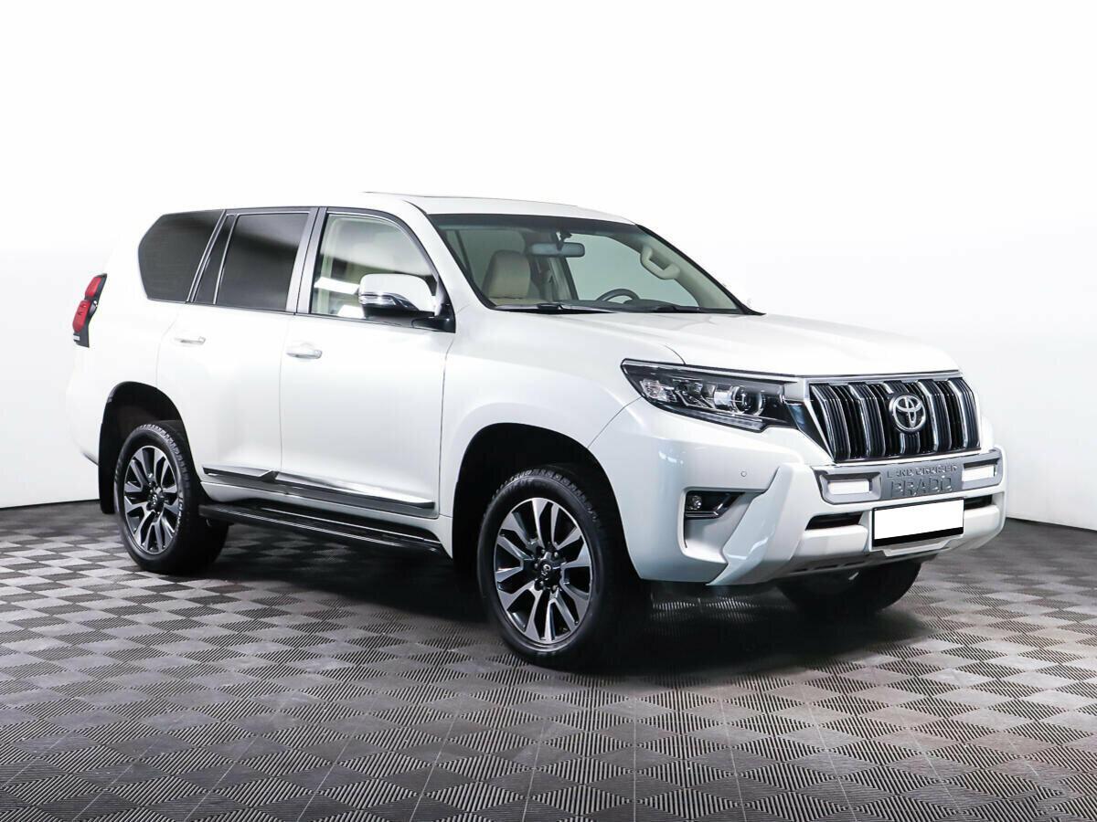 Toyota Land Cruiser Prado 2022, белый