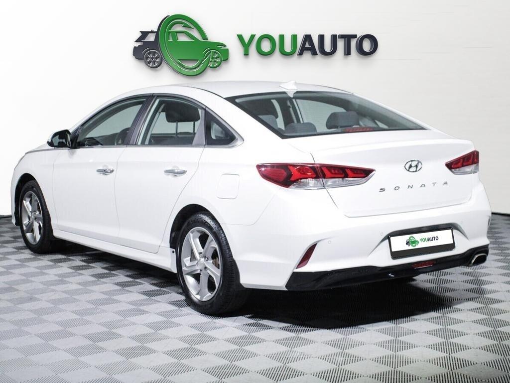 Hyundai Sonata 2019, белый
