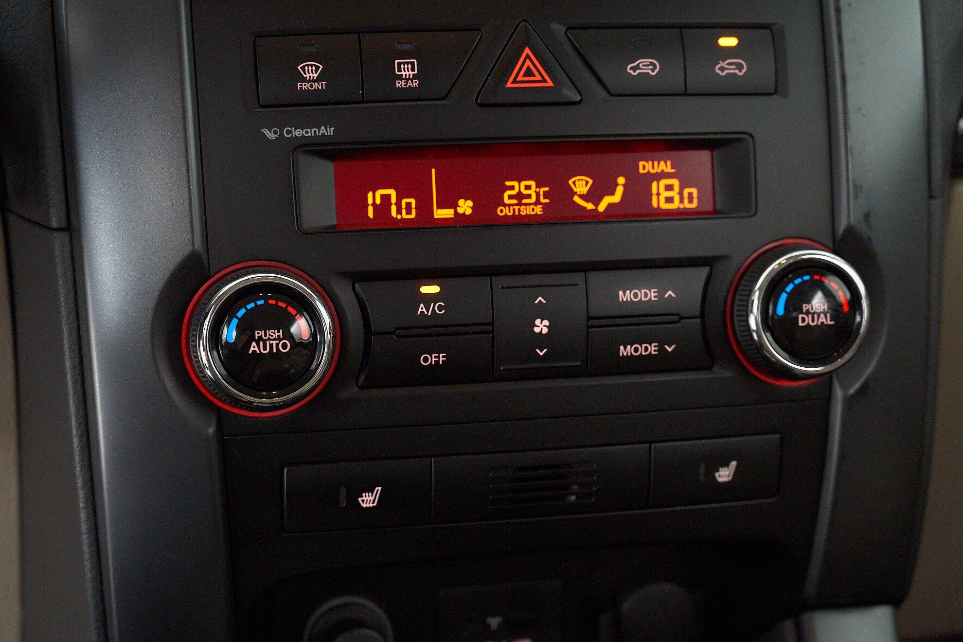 Kia Sorento 2011, черный