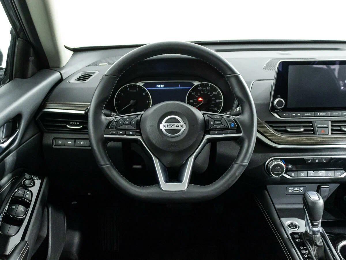 Nissan Altima 2021, серый