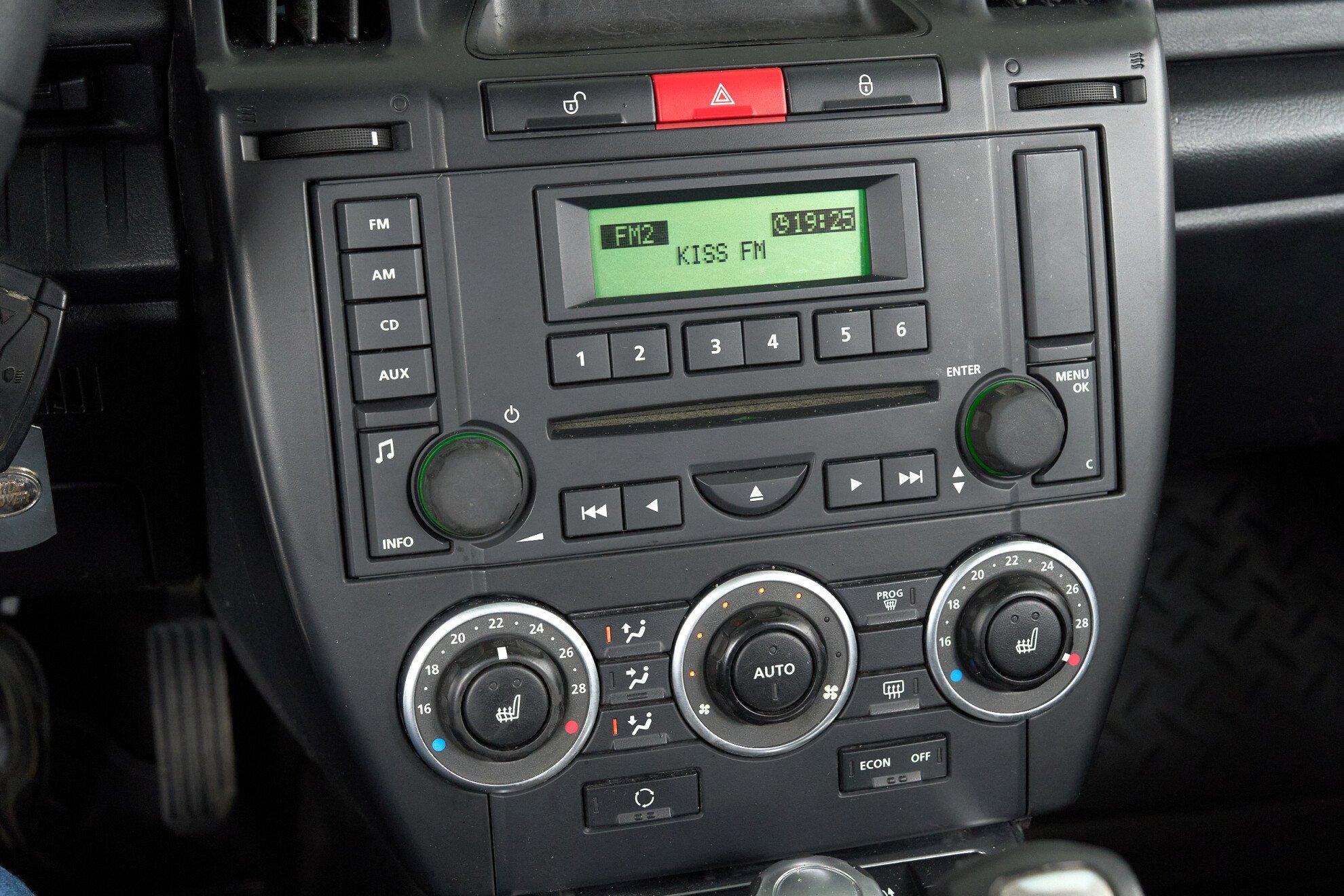 Land Rover Freelander 2009, серый