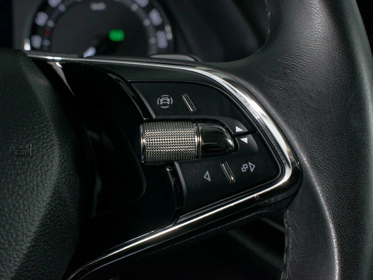 Skoda Octavia 2022, серый