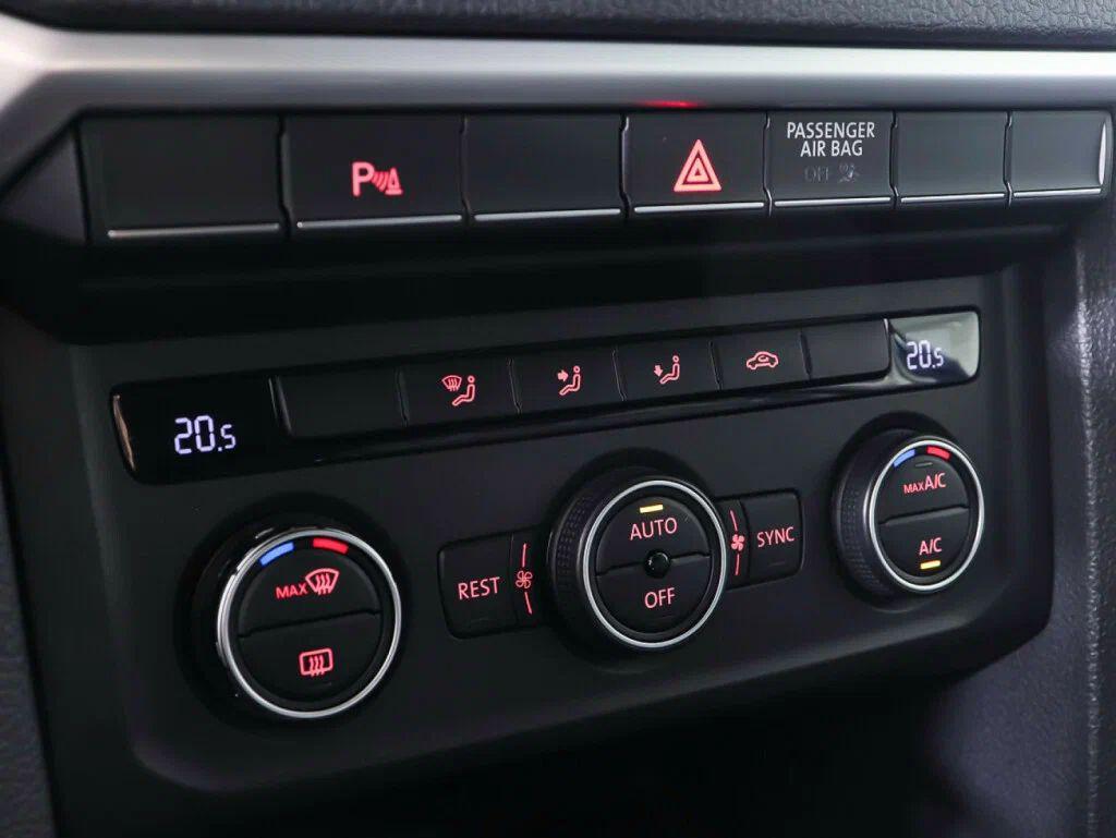Volkswagen Amarok 2017, синий