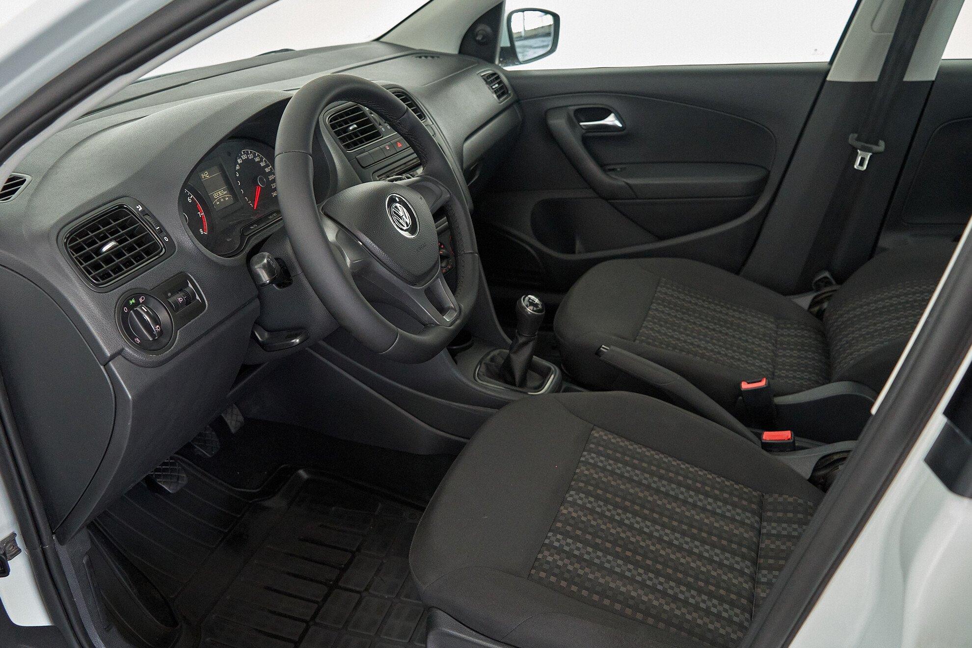 Volkswagen Polo 2017, белый