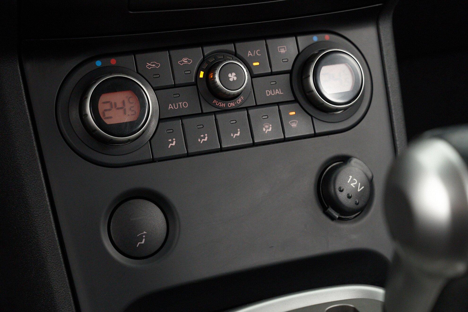 Nissan Qashqai 2009, серебряный