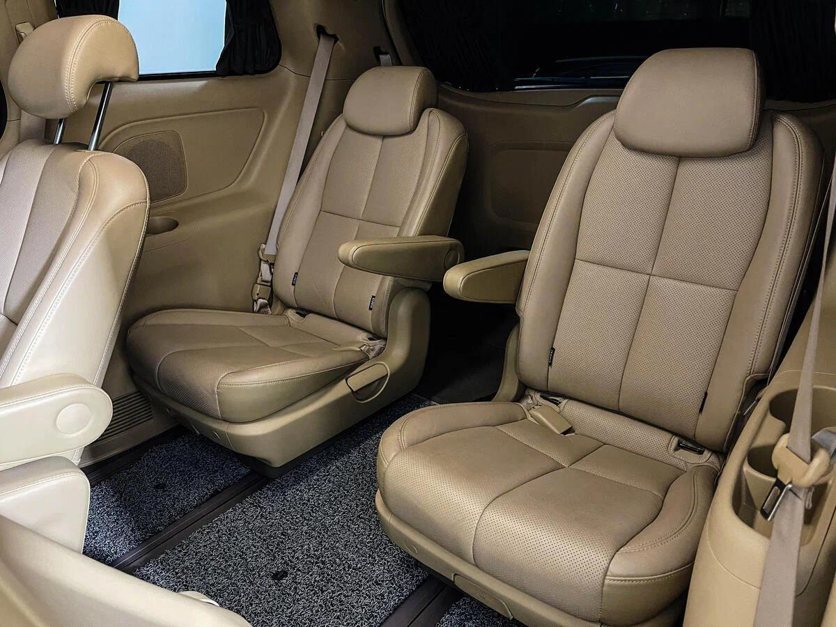 Kia Carnival 2020, белый