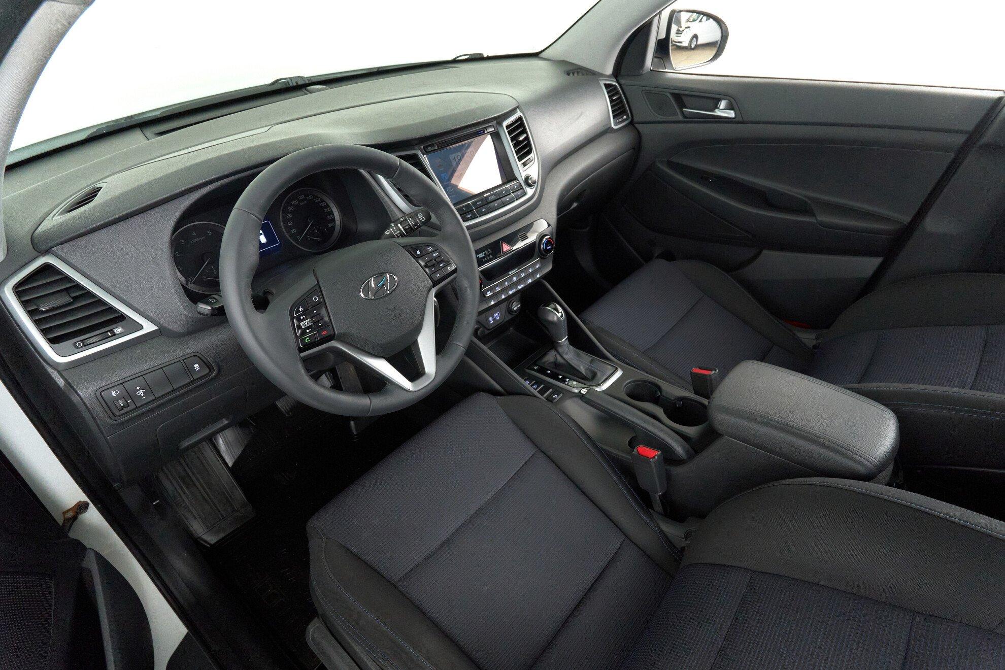 Hyundai Tucson 2017, белый