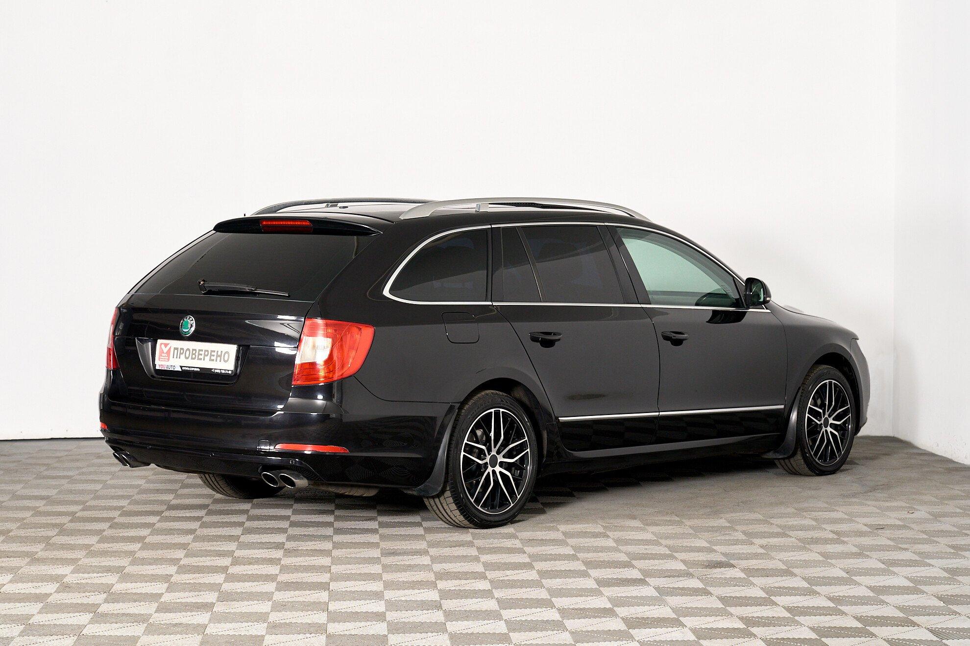 Skoda Superb 2011, черный