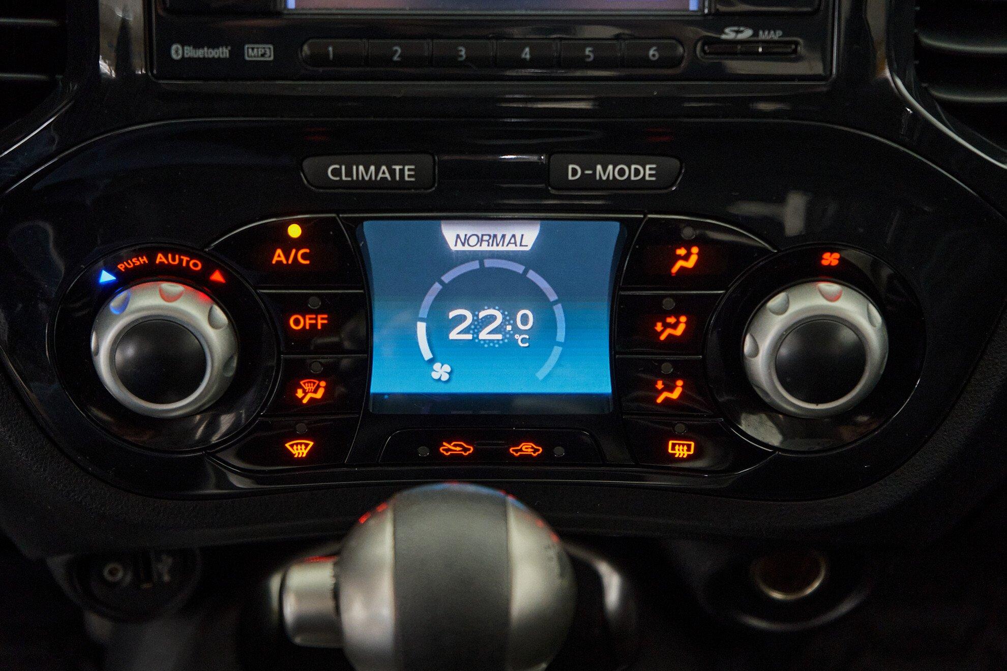 Nissan Juke 2012, белый