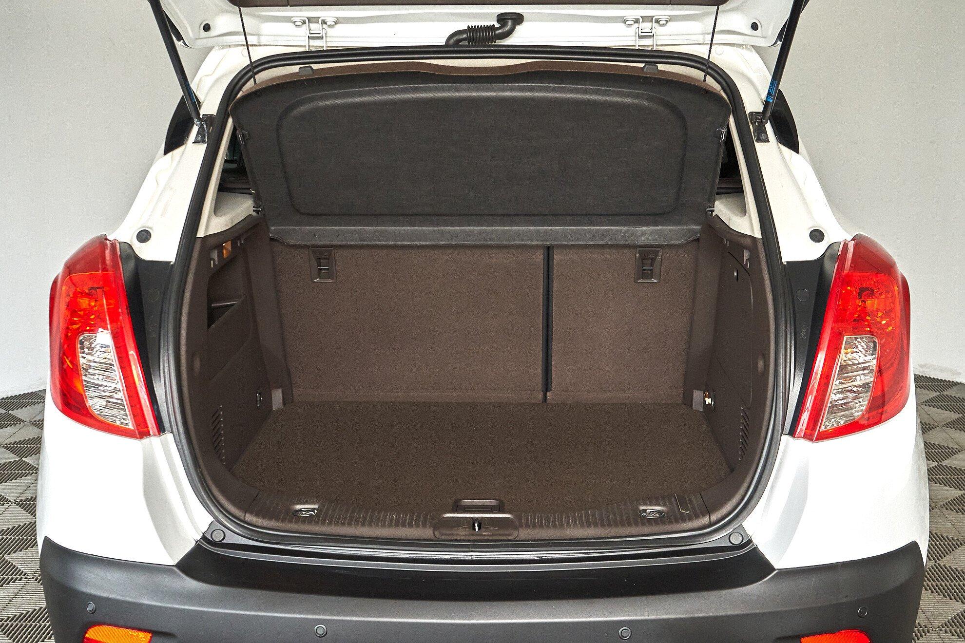 Opel Mokka 2013, белый