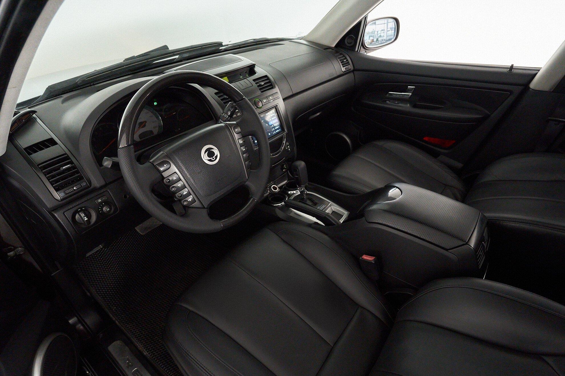 SsangYong Rexton 2012, пурпурный