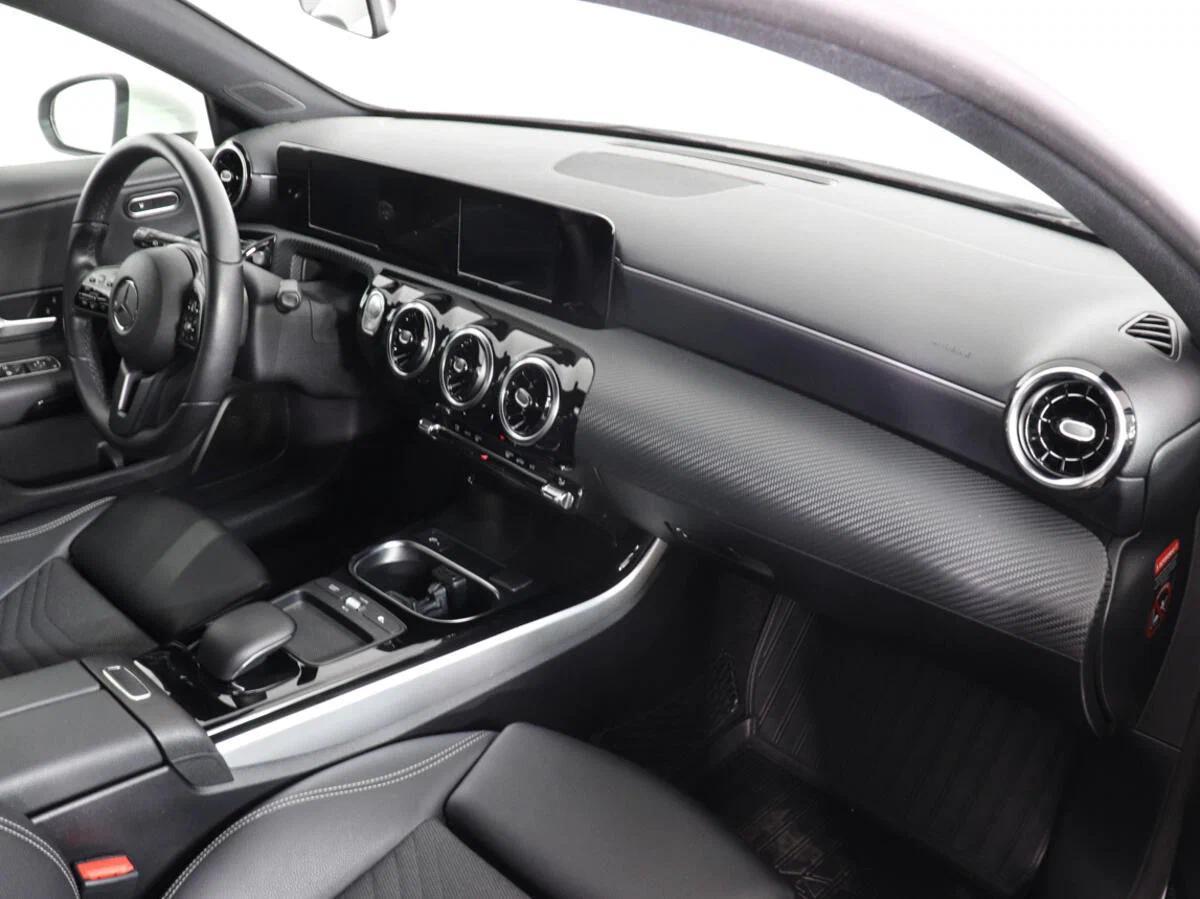 Mercedes-Benz A-Класс 2020, белый