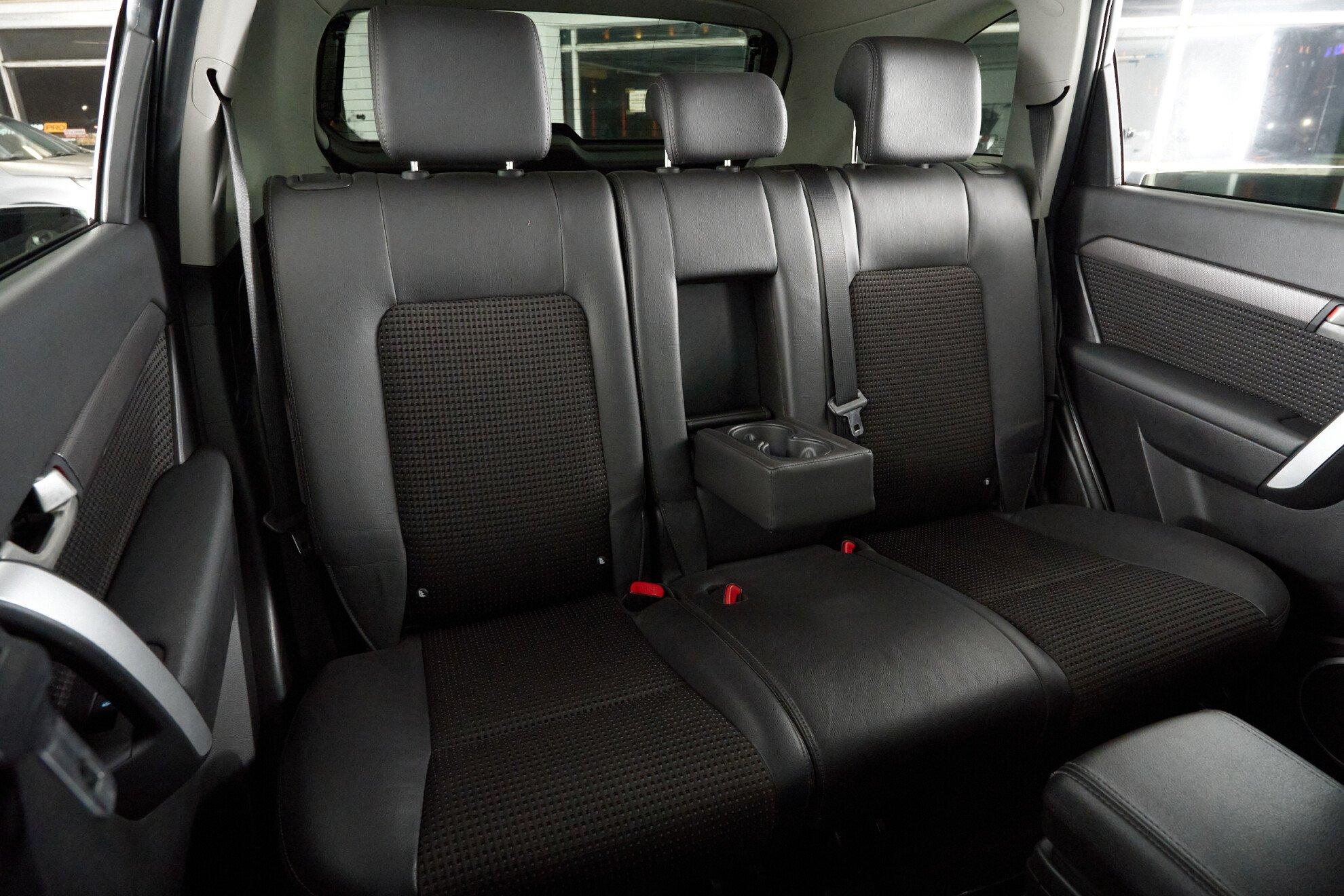 Chevrolet Captiva 2012, белый