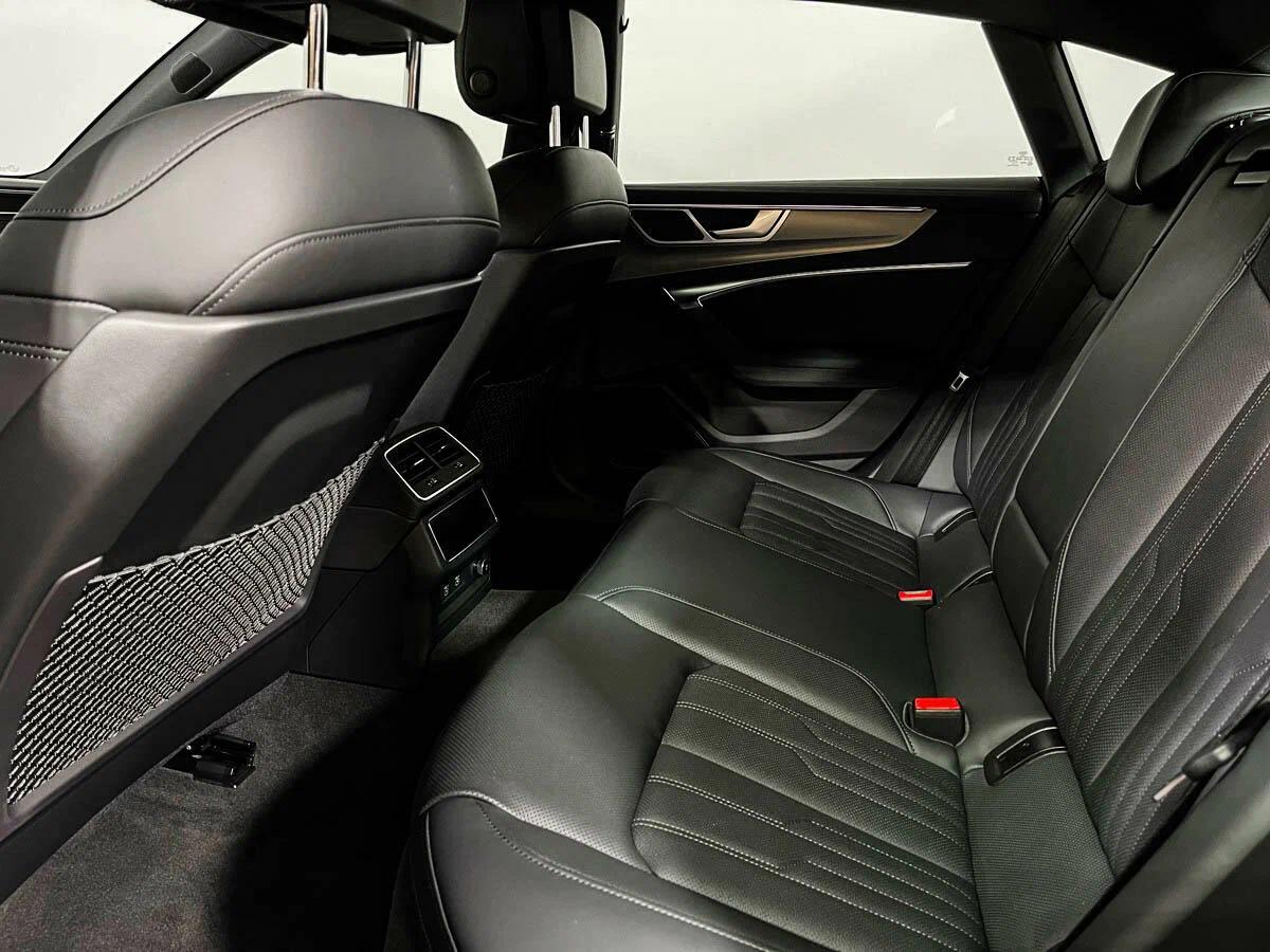 Audi A7 2020, зеленый