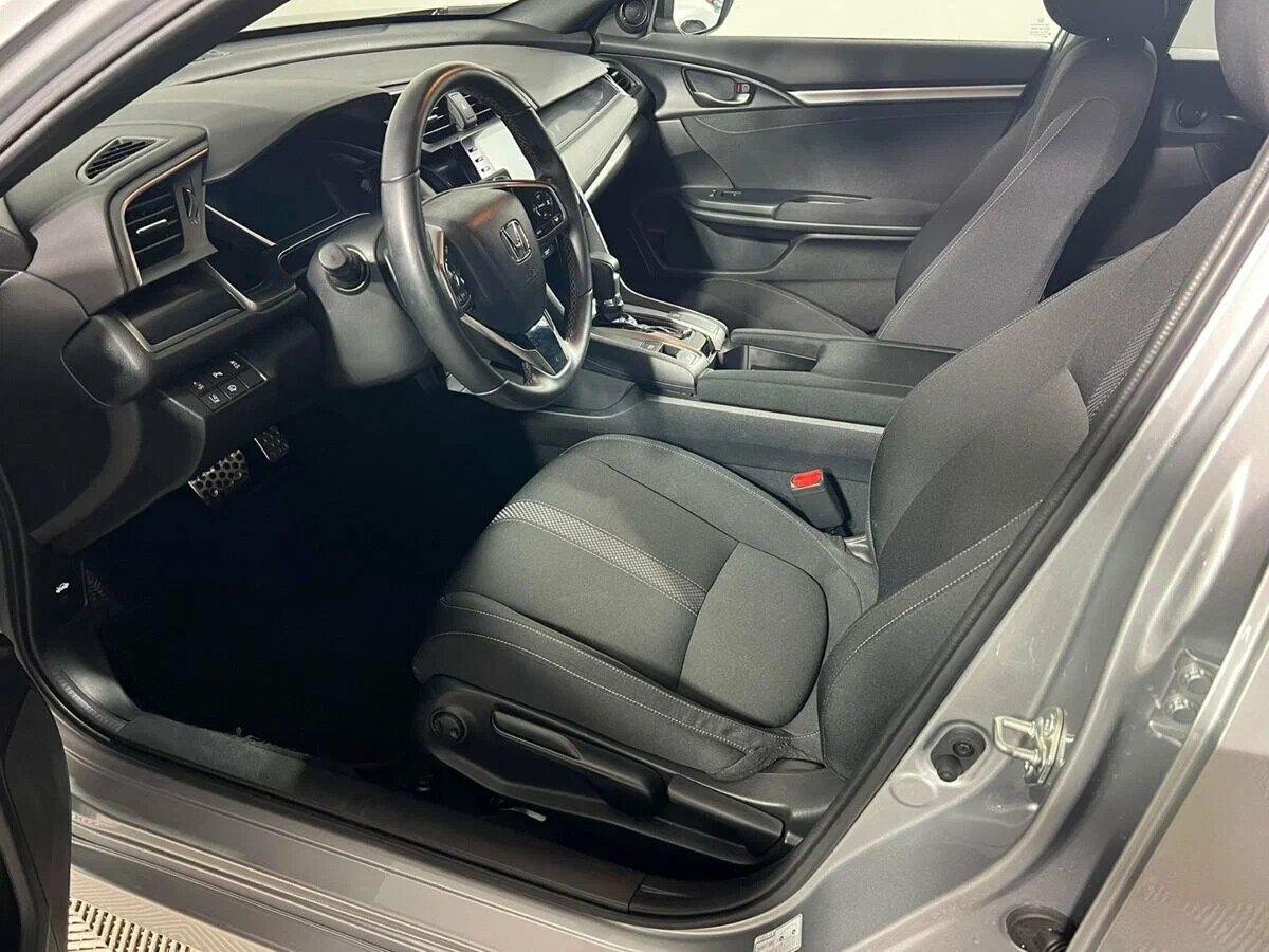 Honda Civic 2019, серебряный