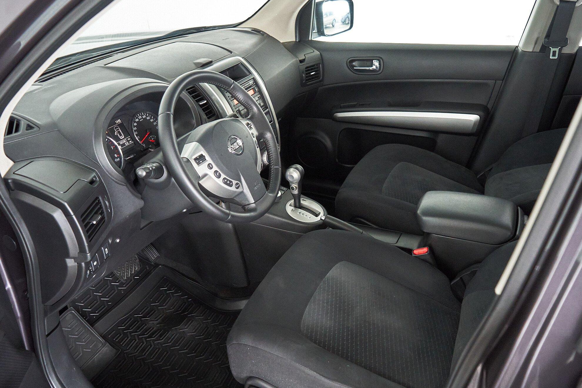 Nissan X-Trail 2011, фиолетовый