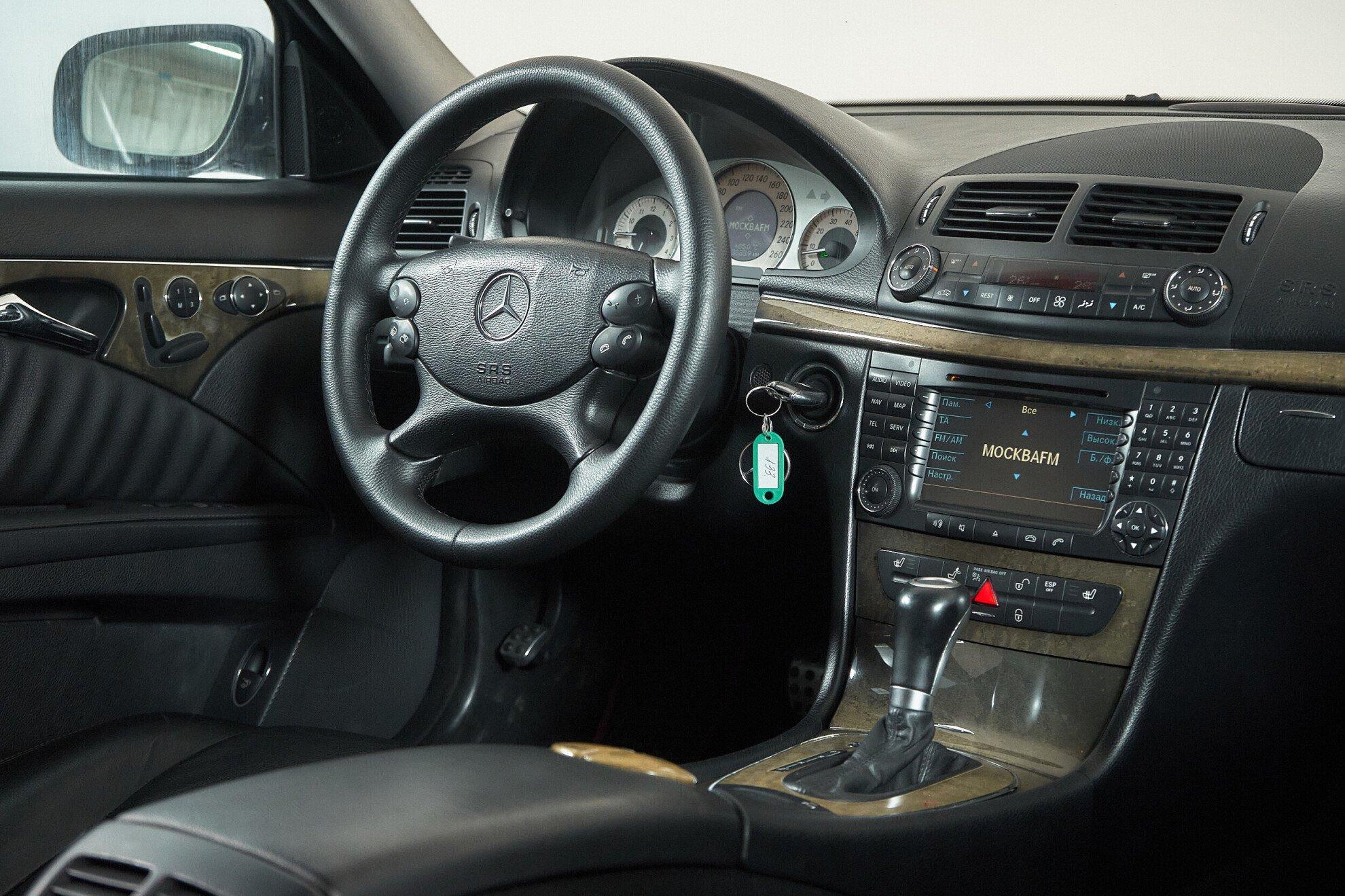 Mercedes-Benz E-Класс 2008, черный